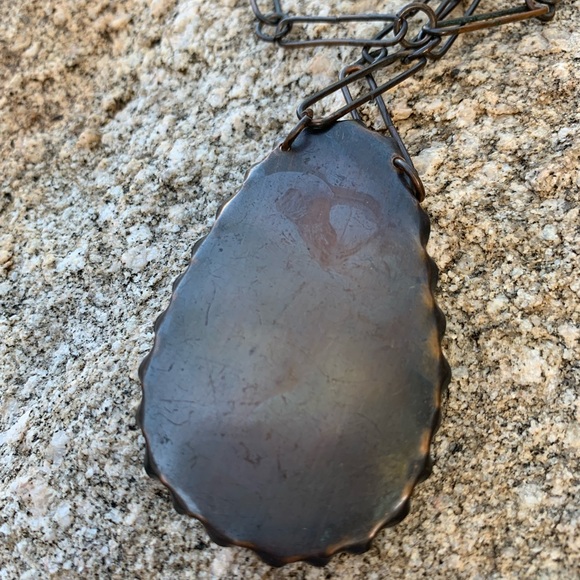 VINTAGE METAL NECKLACE - Picture 4 of 5